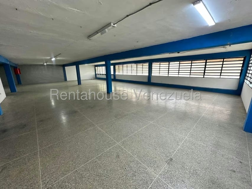 Comercial (Galpon - Deposito) en Venta en Bello Monte, Distrito Metropolitano - 4