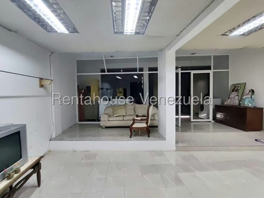 Comercial (Local Comercial) en Alquiler en Zona Este, Lara - 3