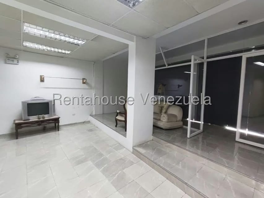 Comercial (Local Comercial) en Alquiler en Zona Este, Lara - 4