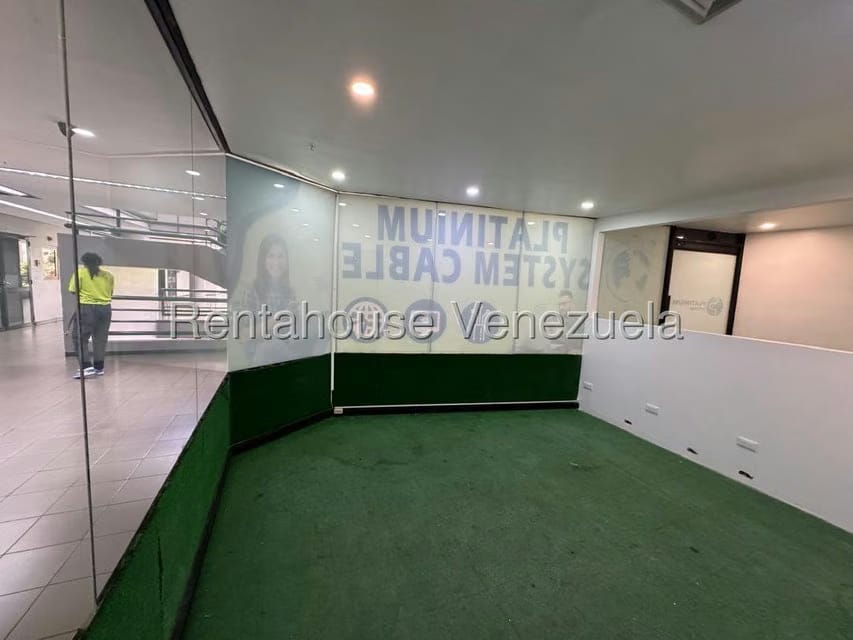 Comercial (Local Comercial) en Venta en Terrazas del Avila, Distrito Metropolitano - 3