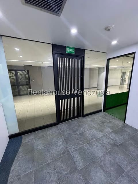 Comercial (Local Comercial) en Venta en Terrazas del Avila, Distrito Metropolitano - 8
