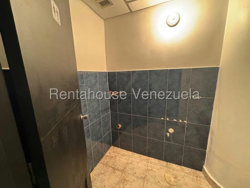 Comercial (Local Comercial) en Venta en Terrazas del Avila, Distrito Metropolitano - 9