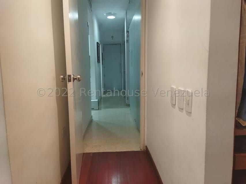Apartamento (Planta Baja) en Venta en Campo Alegre, Distrito Metropolitano - 23