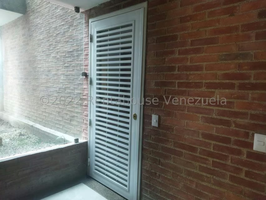 Apartamento (Planta Baja) en Venta en Campo Alegre, Distrito Metropolitano - 4