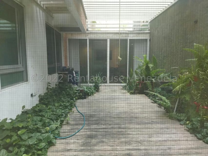 Apartamento (Planta Baja) en Venta en Campo Alegre, Distrito Metropolitano - 33