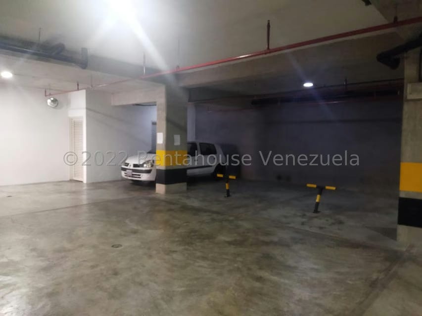 Apartamento (Planta Baja) en Venta en Campo Alegre, Distrito Metropolitano - 34