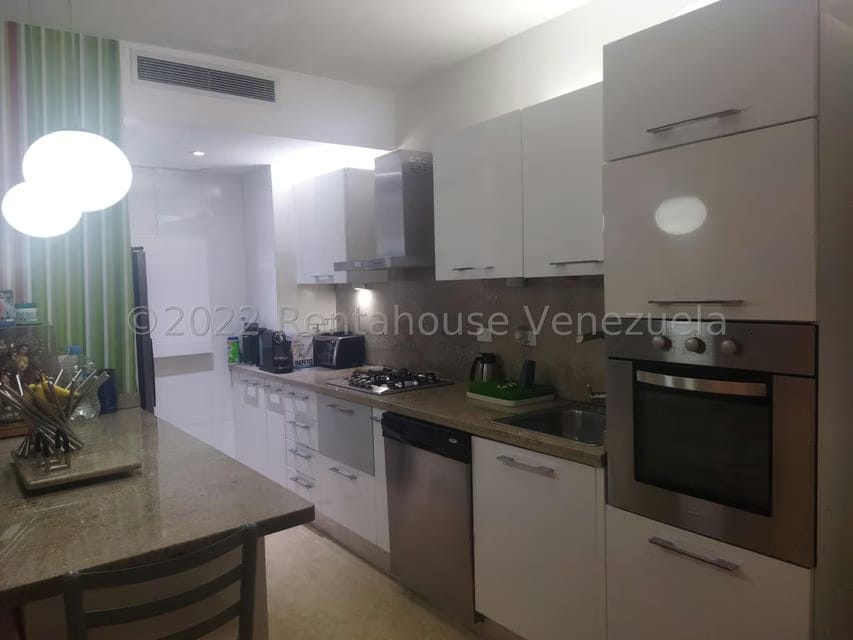 Apartamento (Planta Baja) en Venta en Campo Alegre, Distrito Metropolitano - 6