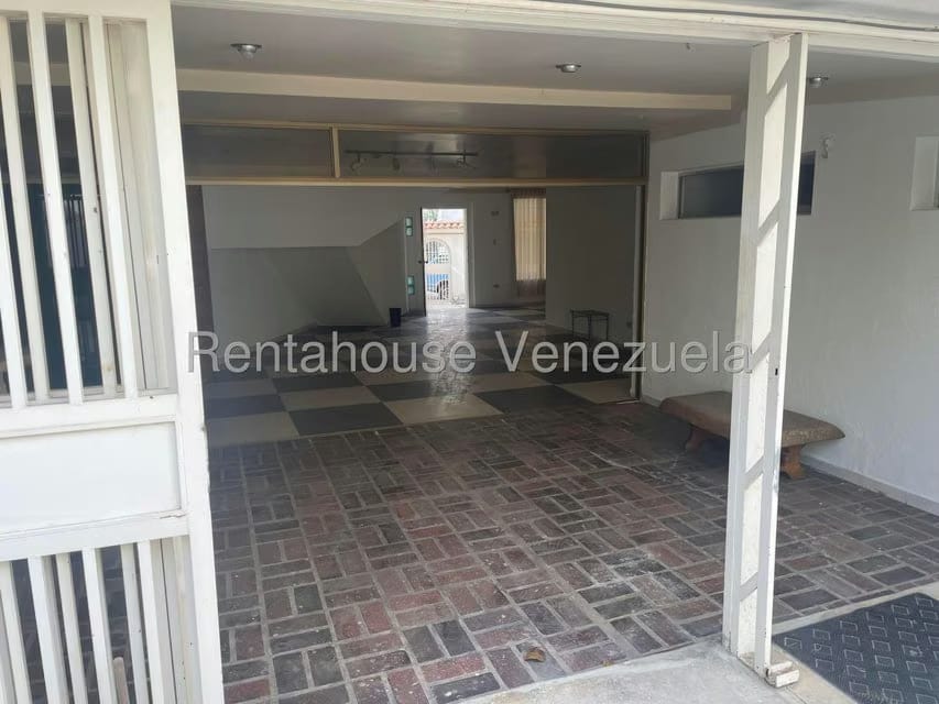 Comercial (Local Comercial) en Alquiler en Los Ruices, Distrito Metropolitano - 3