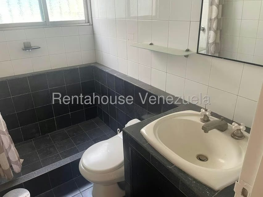 Comercial (Local Comercial) en Alquiler en Los Ruices, Distrito Metropolitano - 8