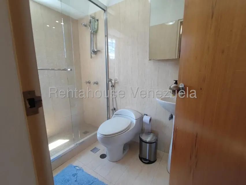 Apartamento (1 Nivel) en Alquiler en Colinas de Bello Monte, Distrito Metropolitano - 14