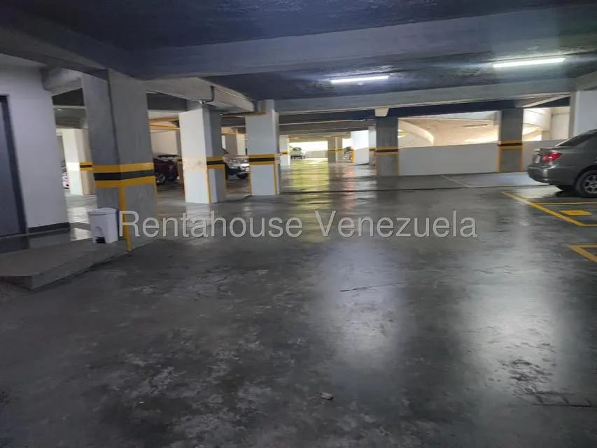 Apartamento (1 Nivel) en Alquiler en Colinas de Bello Monte, Distrito Metropolitano - 19