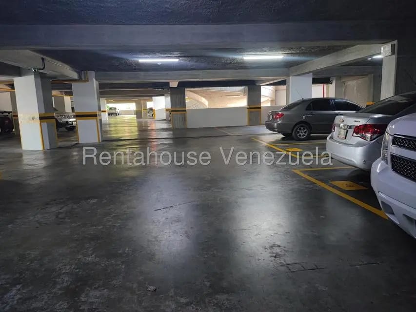 Apartamento (1 Nivel) en Alquiler en Colinas de Bello Monte, Distrito Metropolitano - 20