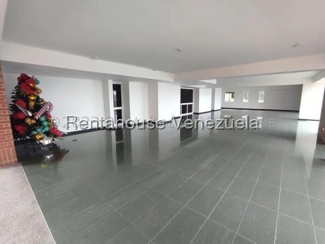 Apartamento (1 Nivel) en Alquiler en Colinas de Bello Monte, Distrito Metropolitano - 21