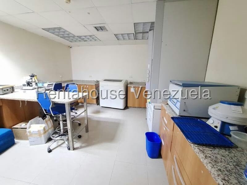 Comercial (Consultorio Medico) en Venta en El Socorro, Carabobo - 12