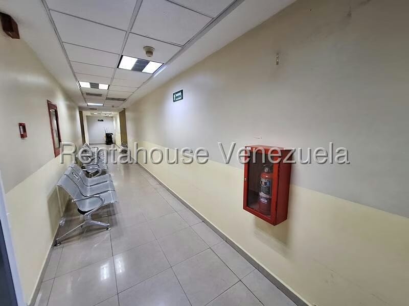 Comercial (Consultorio Medico) en Venta en El Socorro, Carabobo - 14