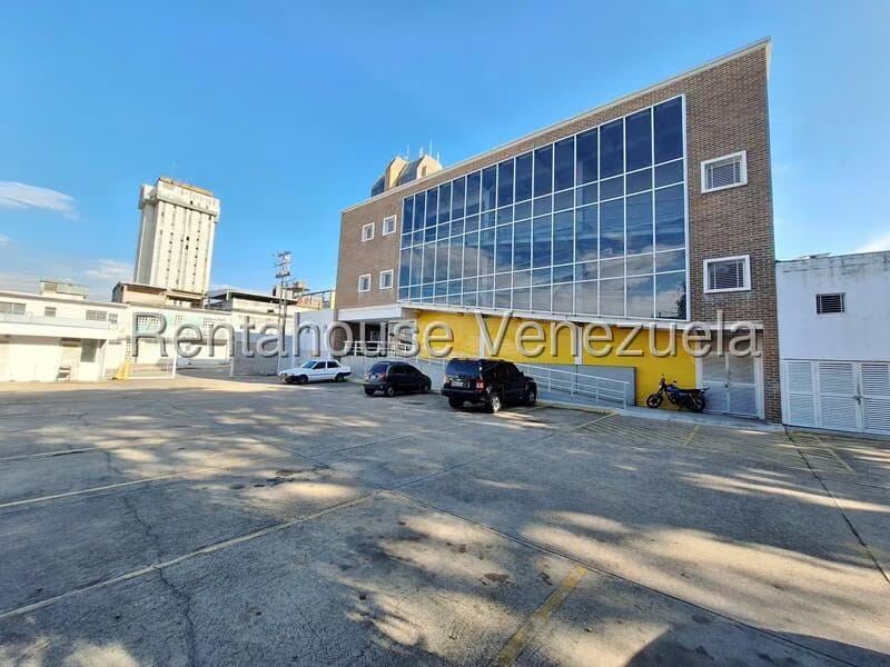 Comercial (Consultorio Medico) en Venta en El Socorro, Carabobo - 3