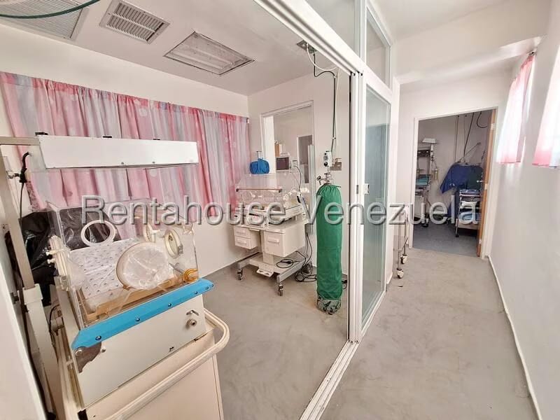 Comercial (Consultorio Medico) en Venta en El Socorro, Carabobo - 26