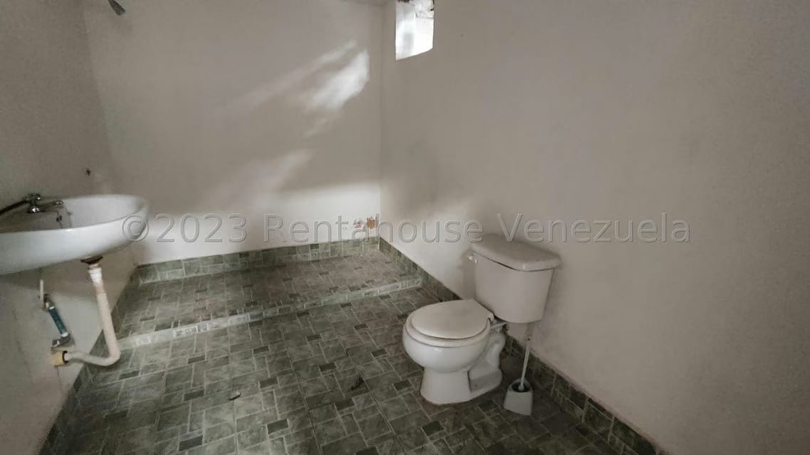 Comercial (Galpon - Deposito) en Venta en 23 de Enero, Aragua - 11
