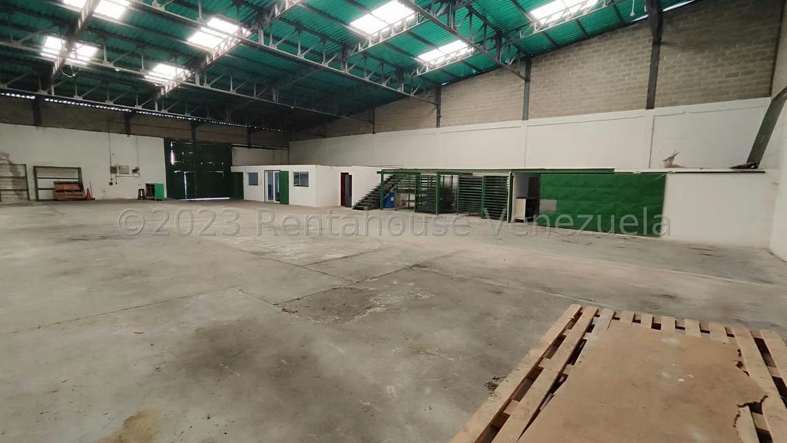 Comercial (Galpon - Deposito) en Venta en 23 de Enero, Aragua - 23