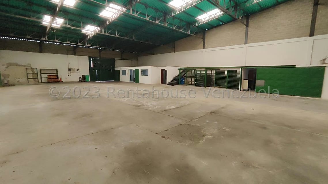 Comercial (Galpon - Deposito) en Venta en 23 de Enero, Aragua - 24