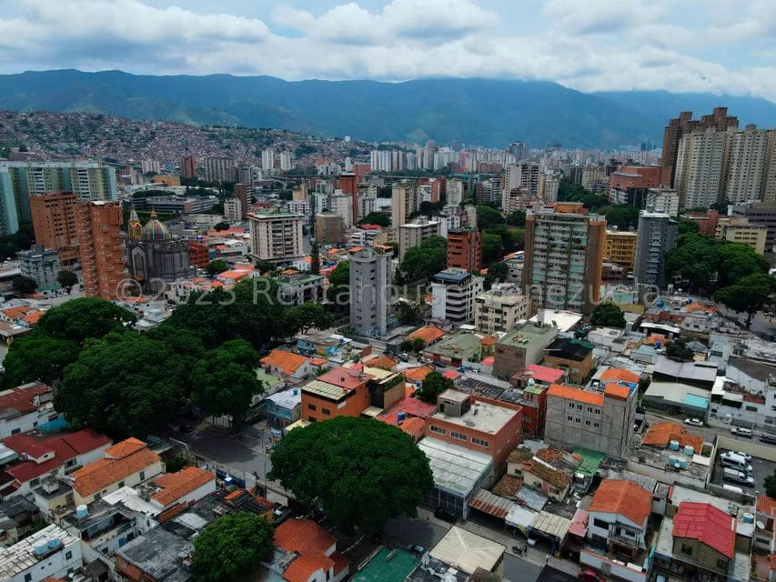 Comercial (Local Comercial) en Alquiler en El Paraiso, Distrito Metropolitano - 14