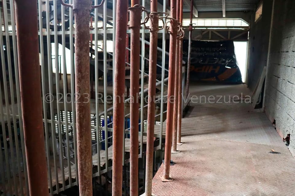 Comercial (Local Comercial) en Alquiler en El Paraiso, Distrito Metropolitano - 8