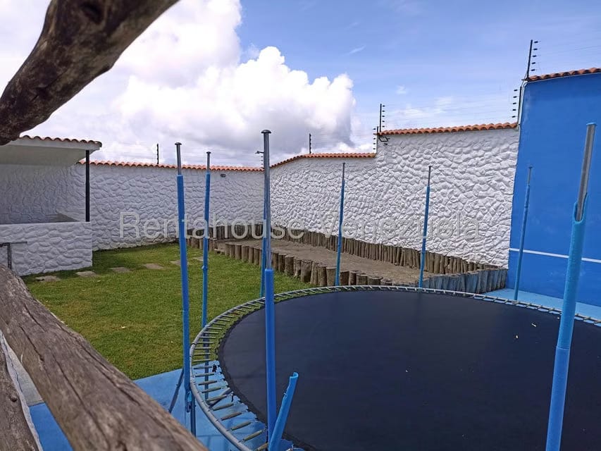 Casa (Duplex) en Venta en Club de Campo, Miranda - 17
