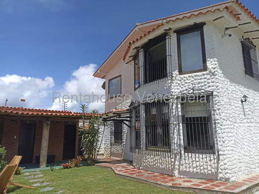 Casa (Duplex) en Venta en Club de Campo, Miranda - 3