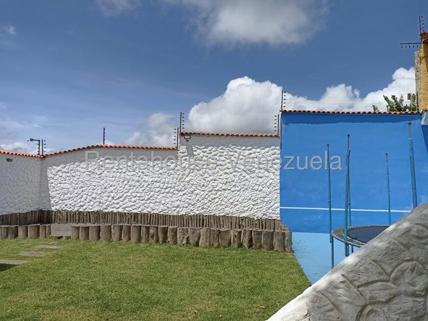 Casa (Duplex) en Venta en Club de Campo, Miranda - 32