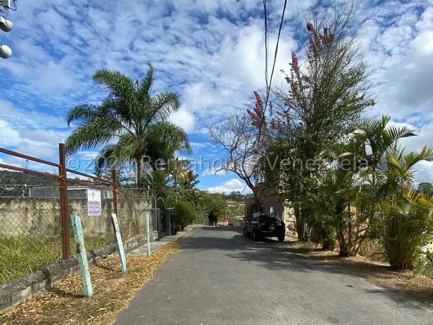 Terreno (Residencial) en Venta en Los Robles, Distrito Metropolitano - 5
