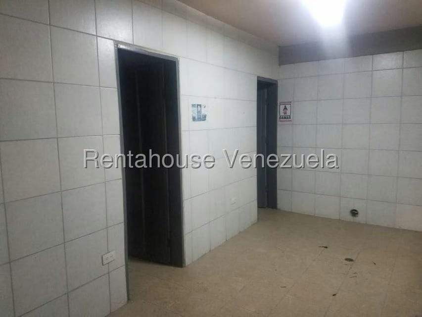Comercial (Galpon - Deposito) en Alquiler en Zona Industrial 3, Lara - 12
