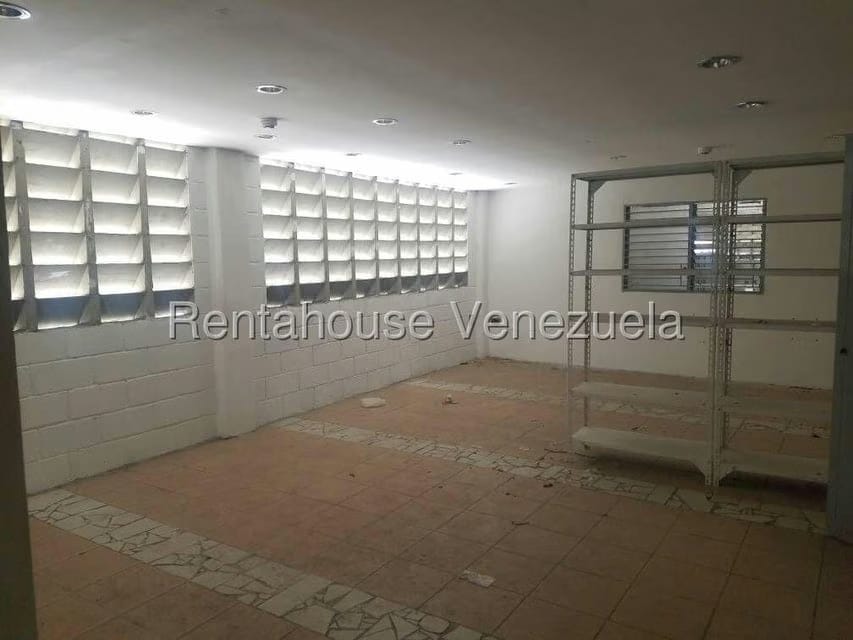 Comercial (Galpon - Deposito) en Alquiler en Zona Industrial 3, Lara - 13