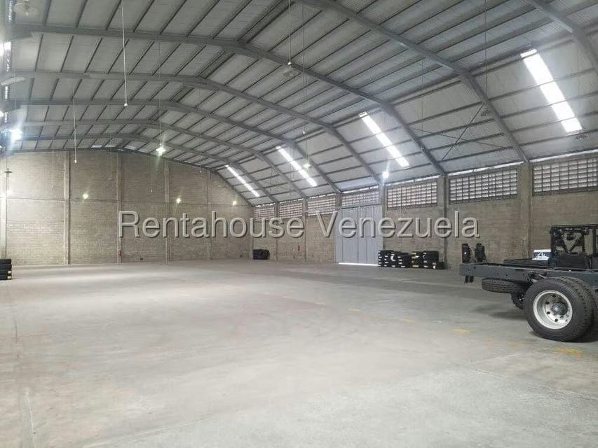 Comercial (Galpon - Deposito) en Alquiler en Zona Industrial 3, Lara - 3
