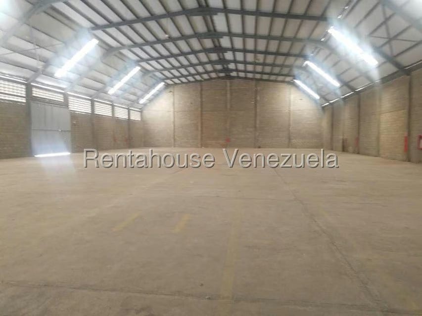 Comercial (Galpon - Deposito) en Alquiler en Zona Industrial 3, Lara - 4