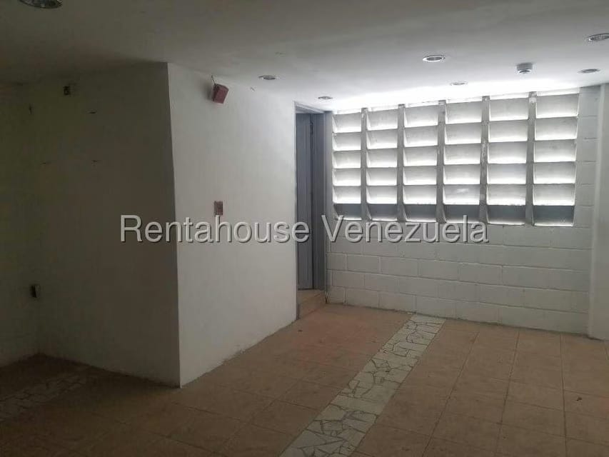 Comercial (Galpon - Deposito) en Alquiler en Zona Industrial 3, Lara - 10