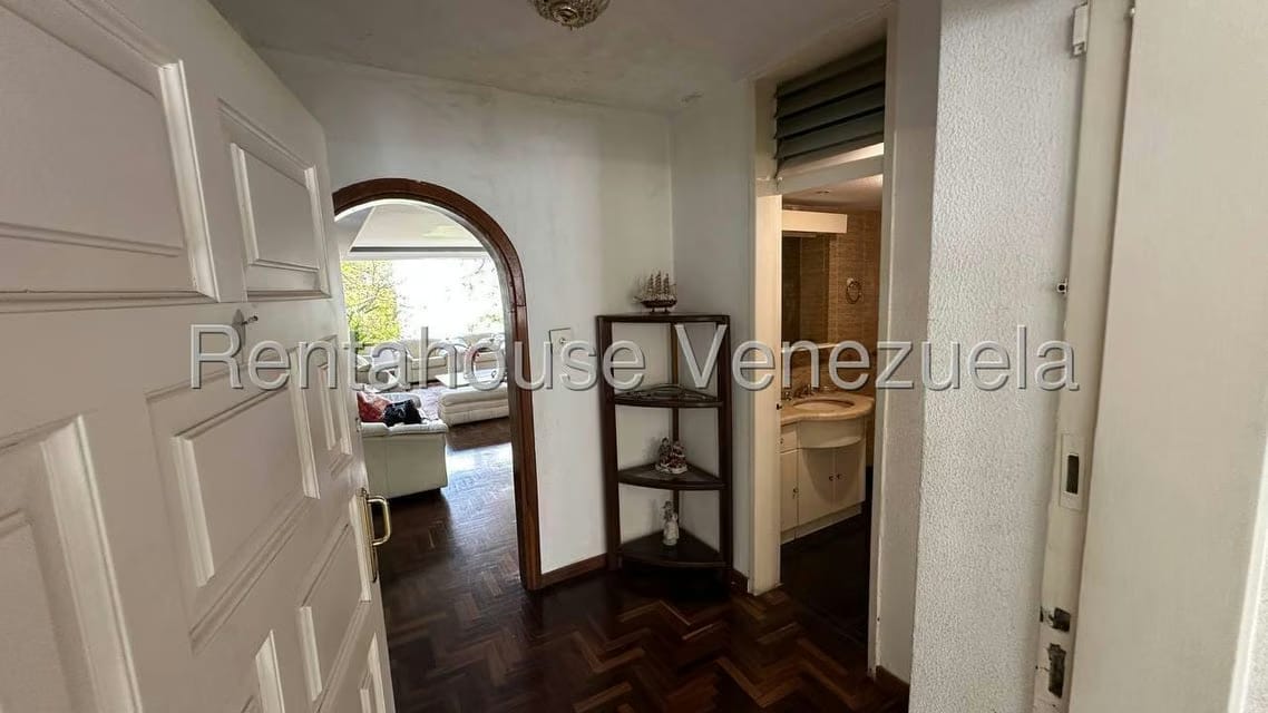 Casa (Multipes Niveles) en Venta en Colinas de Bello Monte, Distrito Metropolitano - 2