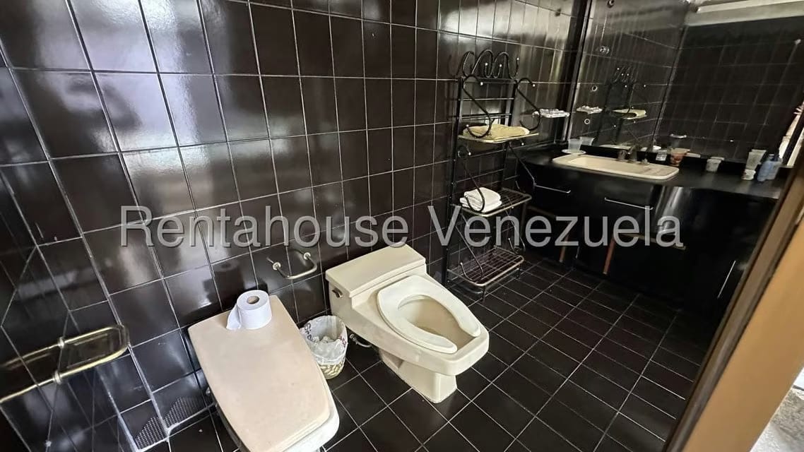 Casa (Multipes Niveles) en Venta en Colinas de Bello Monte, Distrito Metropolitano - 38