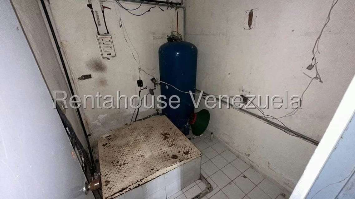 Casa (Multipes Niveles) en Venta en Colinas de Bello Monte, Distrito Metropolitano - 55