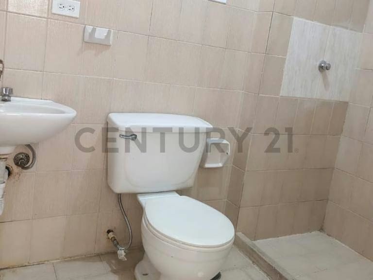 Amplio y Comodo Apartamento en Alquiler - 9