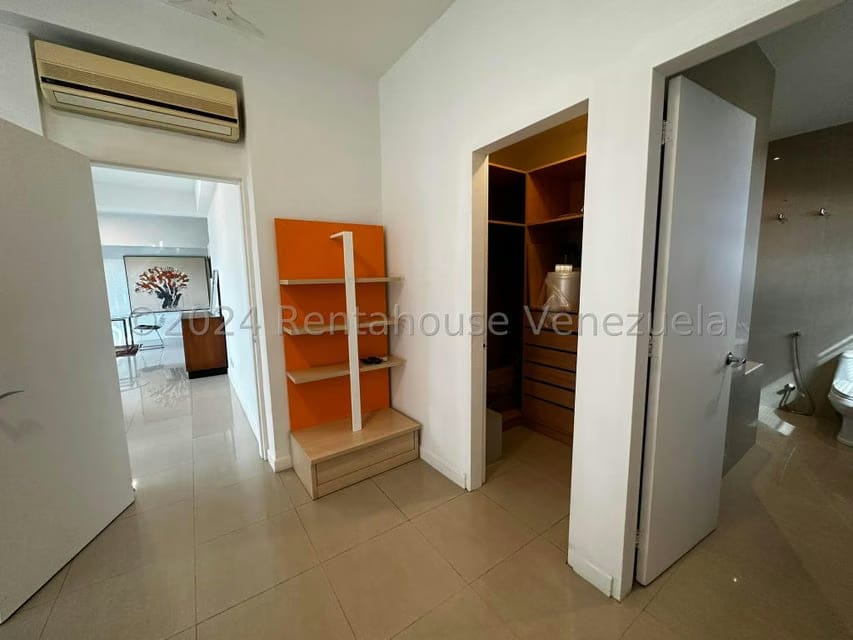 Apartamento (1 Nivel) en Venta en Santa Eduvigis, Distrito Metropolitano - 16