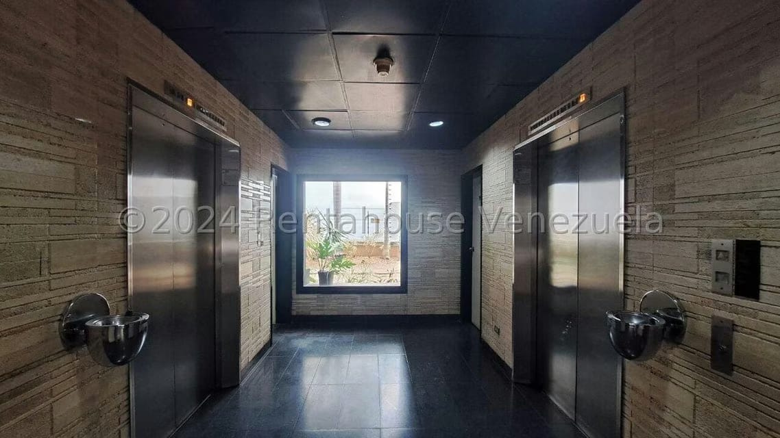 Comercial (Oficina) en Venta en El Rosal, Distrito Metropolitano - 3