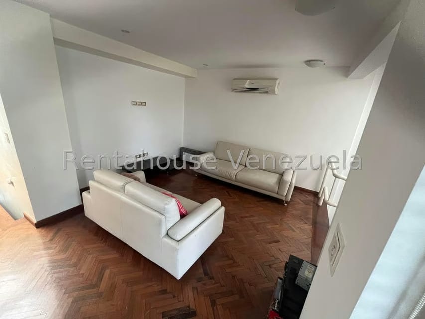 Casa (Multipes Niveles) en Venta en Los Naranjos del Cafetal, Distrito Metropolitano - 22