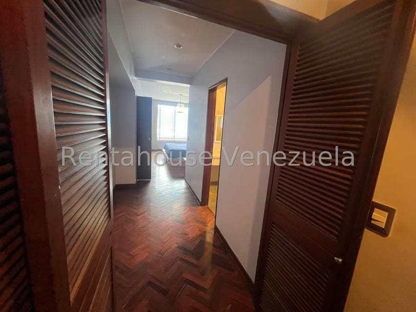 Casa (Multipes Niveles) en Venta en Los Naranjos del Cafetal, Distrito Metropolitano - 26