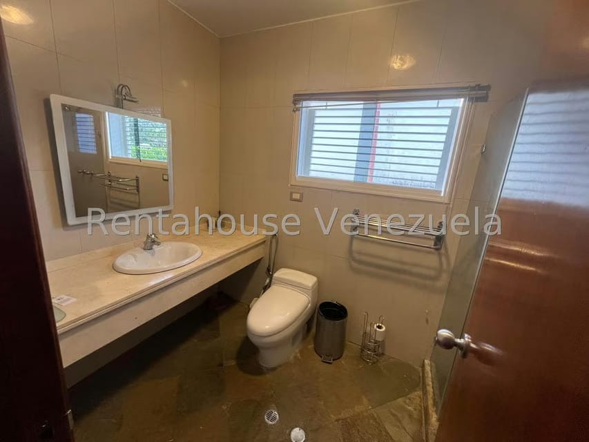 Casa (Multipes Niveles) en Venta en Los Naranjos del Cafetal, Distrito Metropolitano - 39