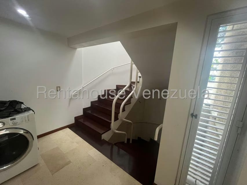 Casa (Multipes Niveles) en Venta en Los Naranjos del Cafetal, Distrito Metropolitano - 42