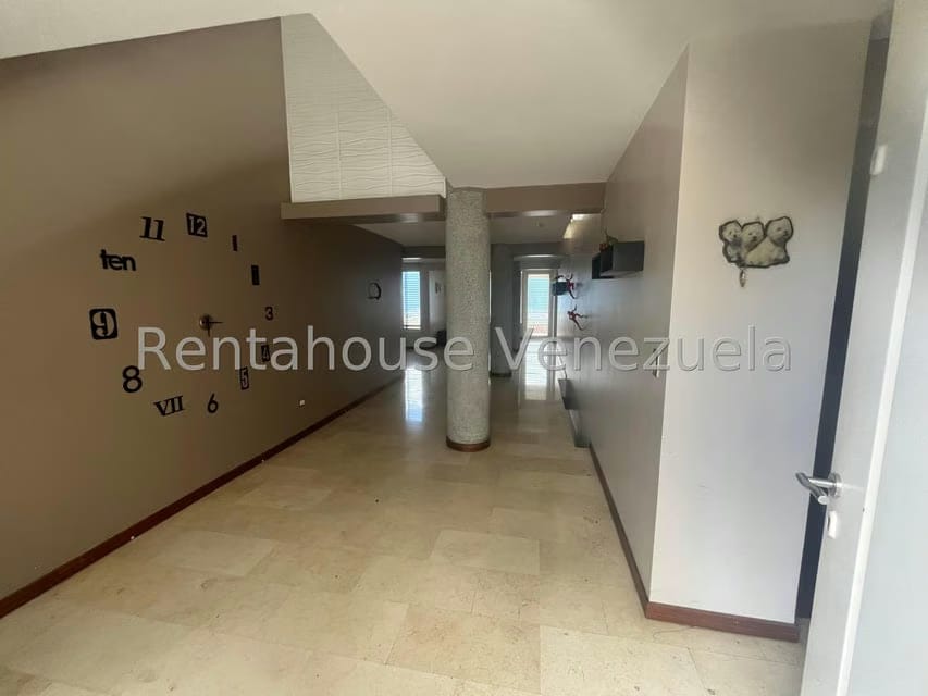 Casa (Multipes Niveles) en Venta en Los Naranjos del Cafetal, Distrito Metropolitano - 8