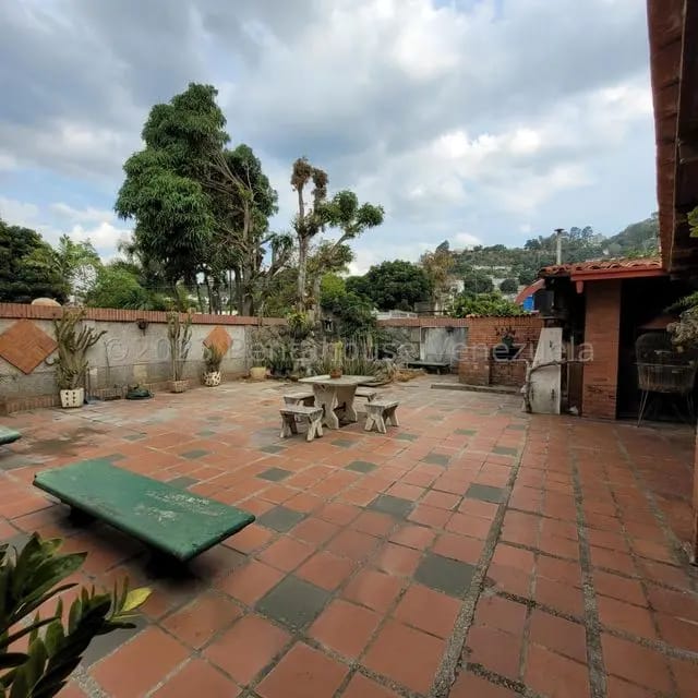 Casa (1 Nivel) en Venta en Prados del Este, Distrito Metropolitano - 33