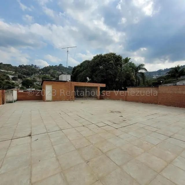 Casa (1 Nivel) en Venta en Prados del Este, Distrito Metropolitano - 41