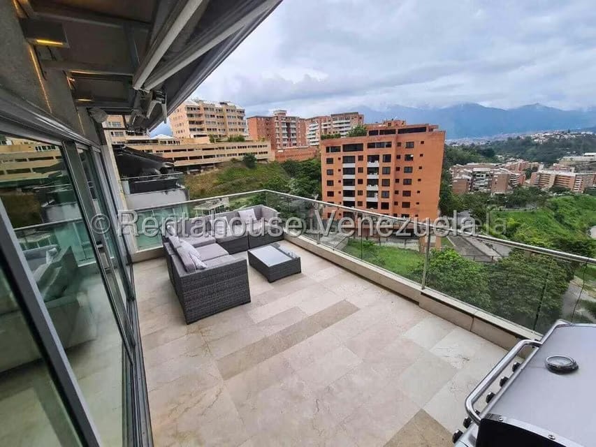 Apartamento (1 Nivel) en Alquiler en Lomas del Sol, Distrito Metropolitano - 13