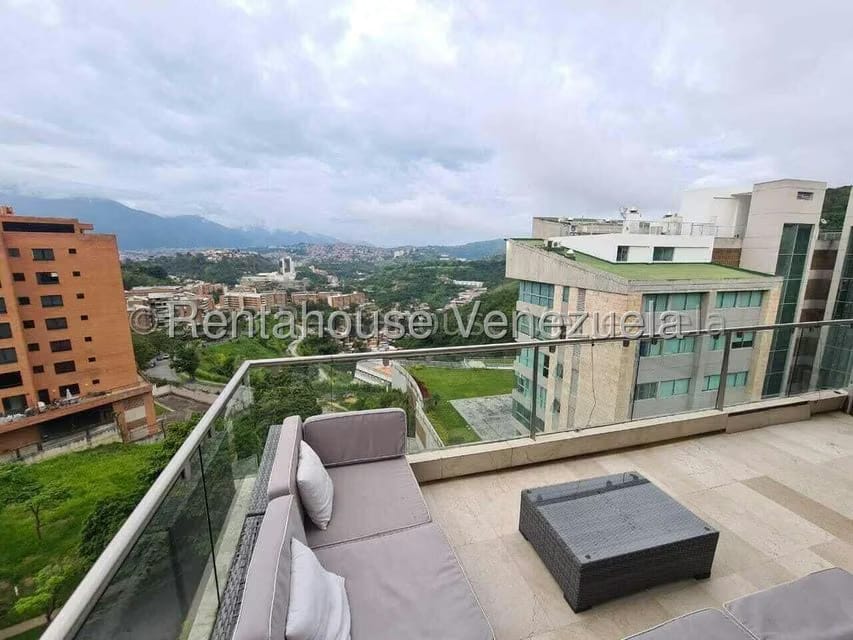 Apartamento (1 Nivel) en Alquiler en Lomas del Sol, Distrito Metropolitano - 16
